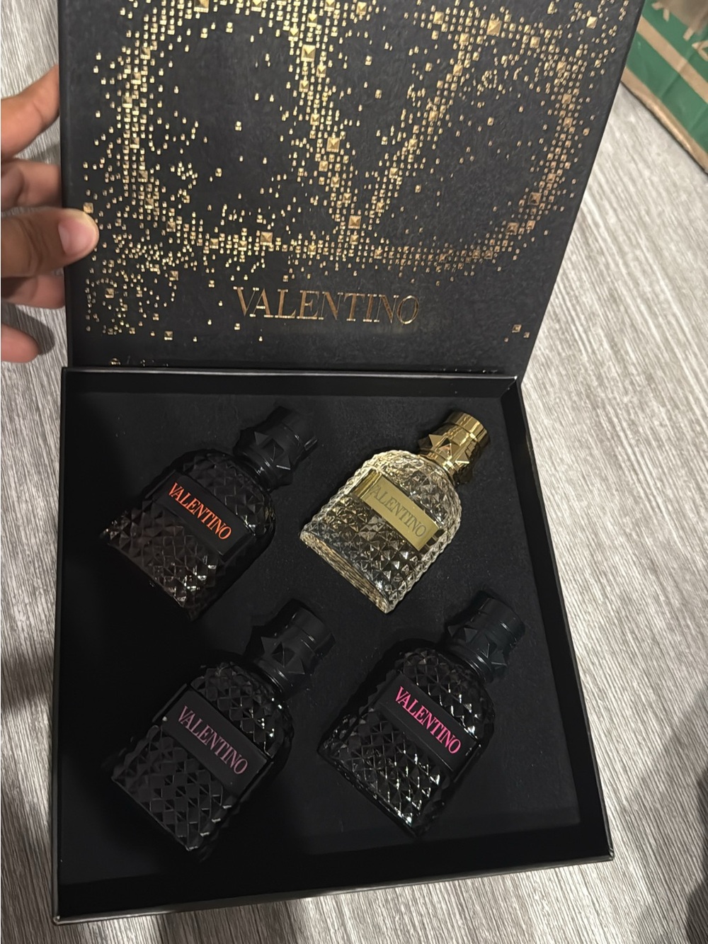 Valentino Mini Fragrance Set in Black & Gold
